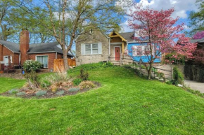 10 min to downtown-contemporary getaway